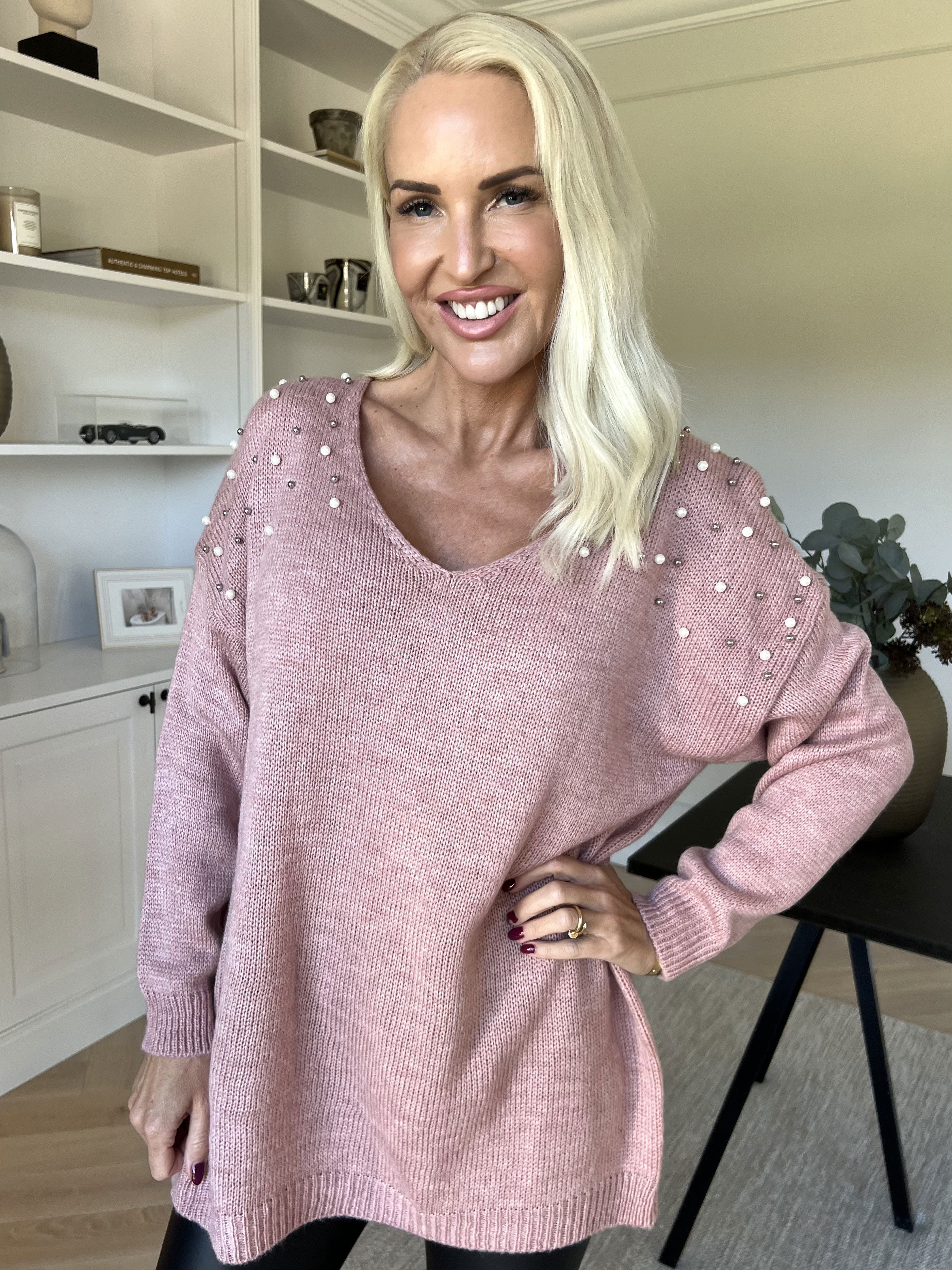 Rydika - Ensfarvet strik pyntet med fine perler